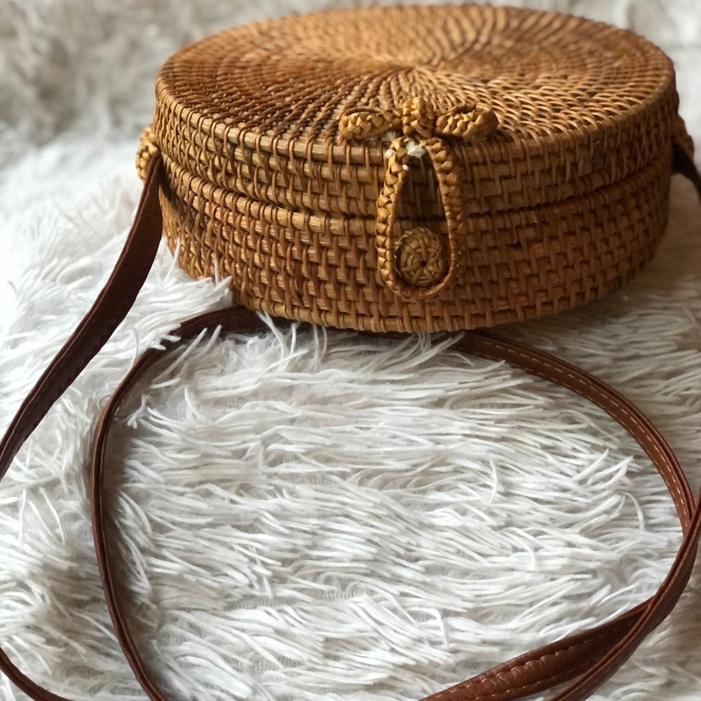 Handwoven Round Rattan/Straw Bag - Picture 6 of 8